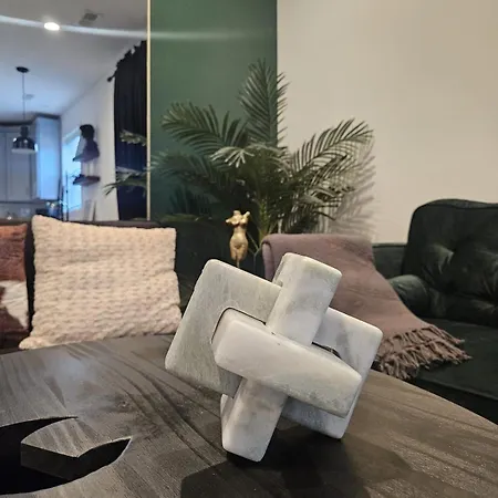 The Chicago Retreat Just 10 Mins From Chicago Bulls Arena Villa